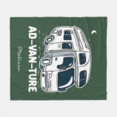 Camper Van Camping Adventure Gag Fleecedecke (Vorderseite (Horizontal))