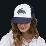 Camper Van mit Pop Up Zent-Text Grafik Truckerkappe<br><div class="desc">Erstellen Sie ein personalisiertes Geschenk für ein individuelles Souvenir aus Ihrem eigenen Camping, wenn Sie Ihren Text zu diesem Baseballmütze oder LKW's Hut hinzufügen. Dieser Hut zeigt einen Camper-Fan mit einem Popupzelt auf dem Dach und ist illustriert, wie eine mondbeleuchtete Nacht im Wald auszusehen, mit Vollmond in einem sternvollen Indigohimmel,...</div>