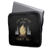 Campfire - Das Leben wird besser durch das Campfeu Laptopschutzhülle (Vorderseite Links)