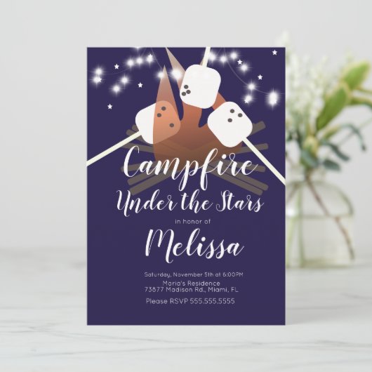 Campfire Marshmallows Sterne Camping Außenbereich Einladung (Stehend Vorderseite)