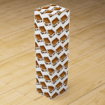 Campfire S'mores Marshmallow Smores Geburtstagspar Weinbox<br><div class="desc">Design zeigt eine originelle Marker-Abbildung einer köstlichen Schokolade und Toasted Marshmallow Campfire s'more Leckerei. Perfekt für Sommercampingspass! Dieses Camping raucht Illustration ist auch auf anderen Produkten verfügbar. Sehen Sie nicht,  wonach Sie suchen? Brauchen Sie Hilfe bei der Anpassung? Kontaktieren Sie Rebecca,  um etwas für Sie entworfen zu haben.</div>
