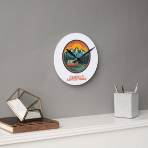 Camping-Abenteuer Vintage Van Berg Retro Desi Runde Wanduhr