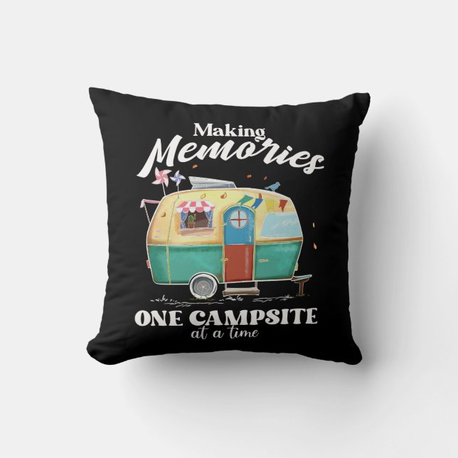 Camping Adventure Sprichwort Kissen (Vorderseite)