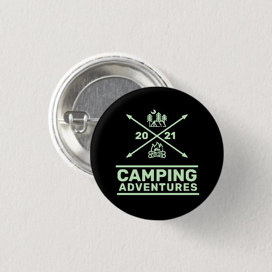 Camping Adventures 2021 Minimales Wappen Button (Vorne & Hinten)