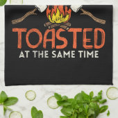 Camping Campfire und Marshmallows Geschirrtuch (Gefaltet)