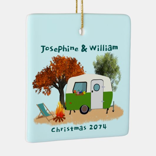 Camping Couple Personalisierter Weihnachtsgeschmac Keramikornament (Rechts)