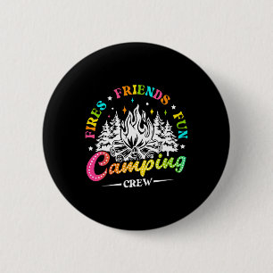 Camping-Crew zündet Freunde lustige Sommer-Vibes C Button