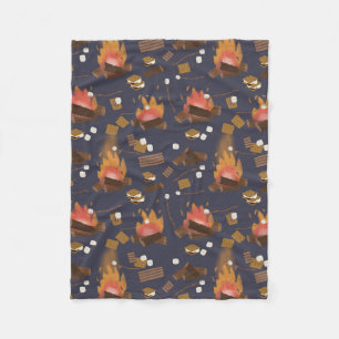 Camping Fire Outdoor Adventure & Marshmallows Fleecedecke