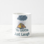 Camping im Regen Kaffeetasse (Mittel)