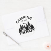 Camping ist mein Therapiewitterungsmotto Runder Aufkleber (Umschlag)