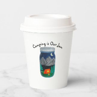 Camping ist unser Jam Zelt und Berge im Glas Pappbecher