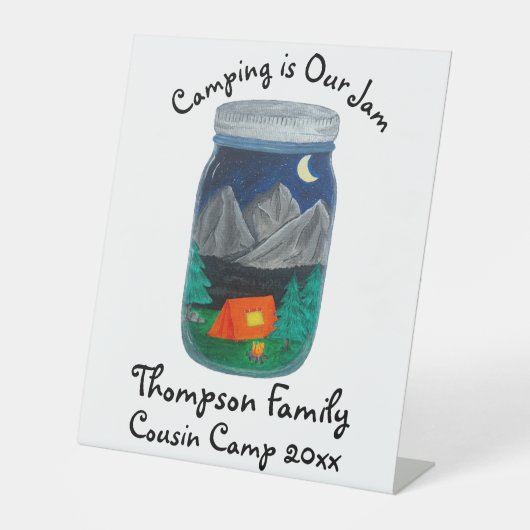 Camping ist Unser Marmorzelt und die Berge im Jar Sockelschild (Vorderseite)