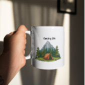 Camping Life mit einem Zelt im Wald Kaffeetasse