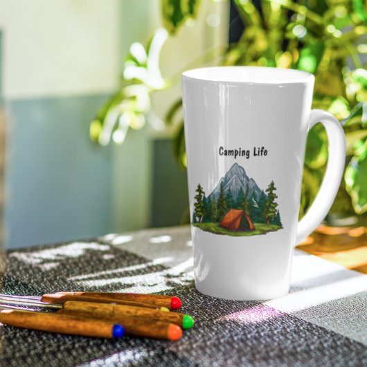 Camping Life mit einem Zelt im Wald Milchtasse