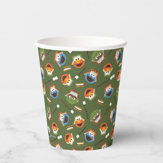 Camping macht uns Spaß mit freundschaftlichen Must Pappbecher (Vorderseite)