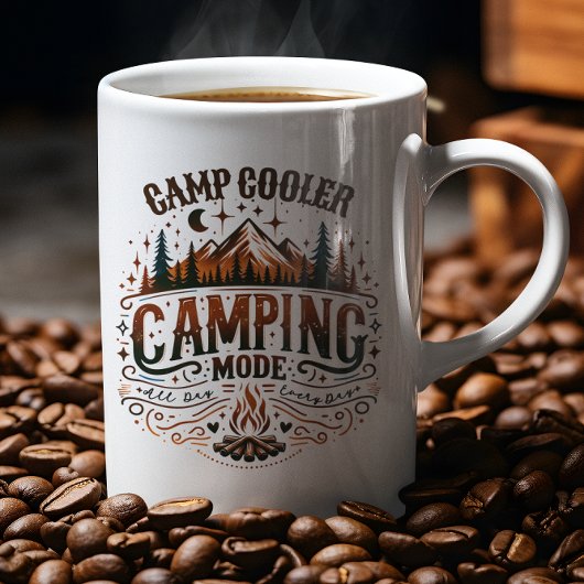 Camping-Modus, Retro-Typografie-Campingsymbole Kaffeetasse