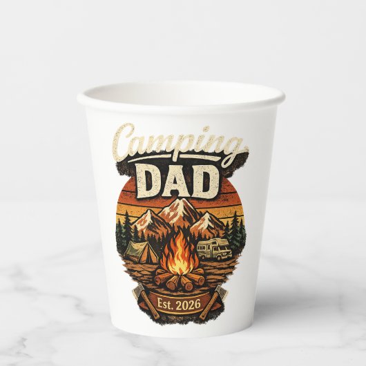 Camping Papa Est. 2026 Personalisierter Papiertass Pappbecher (Vorderseite)