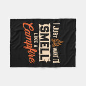 Camping - riecht wie ein Lagerfeuer Fleecedecke (Vorderseite (Horizontal))