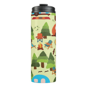 Camping-Szene - Wohnwagen, Camping-Stühle, Feuerpl Thermosbecher
