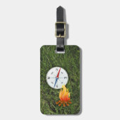 Camping theme Campfire and Compass Personalize Gepäckanhänger (Vorderseite vertikal)