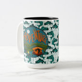 Camping- und Fischereiabenteuer Zweifarbige Tasse (Vorderseite Links)