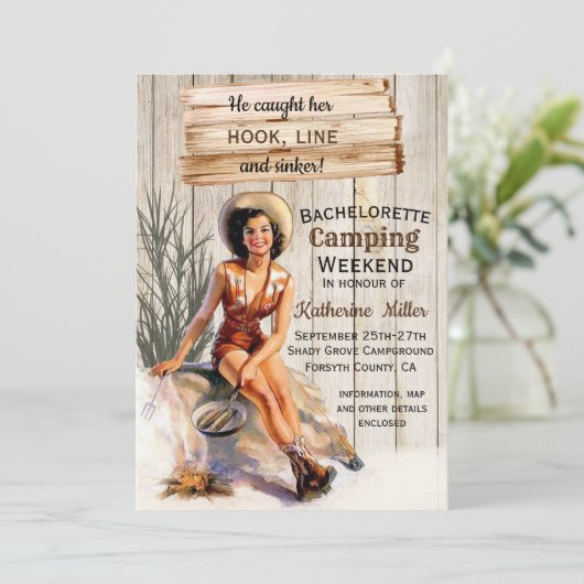 Camping Weekend Bachelorette Einladung (Stehend Vorderseite)