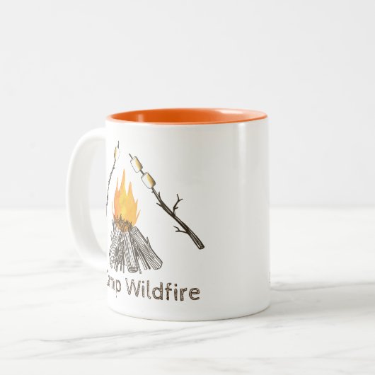 Campingplatz mit Toasting Marshmallows Custom Tass Zweifarbige Tasse (Vorderseite Links)