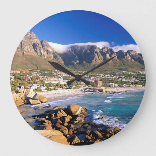 Camps Bay Beach And The Twelve Apostles Range Große Wanduhr (Vorderseite)