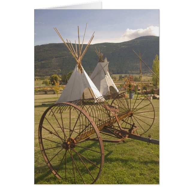 CANADA, British Columbia, Enderby. Tepees (Vorne)