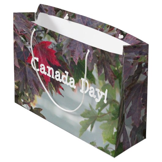 Canada Day Gift Bag Große Geschenktüte (Rückseite Schrägansicht)