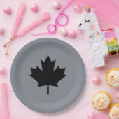 Canadian Black Maple Leaf auf Grau Pappteller (Party)
