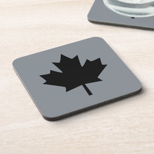 Canadian Black Maple Leaf auf Grau Untersetzer (Linke Seite)