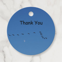 Canadian geese in flight geschenkanhänger