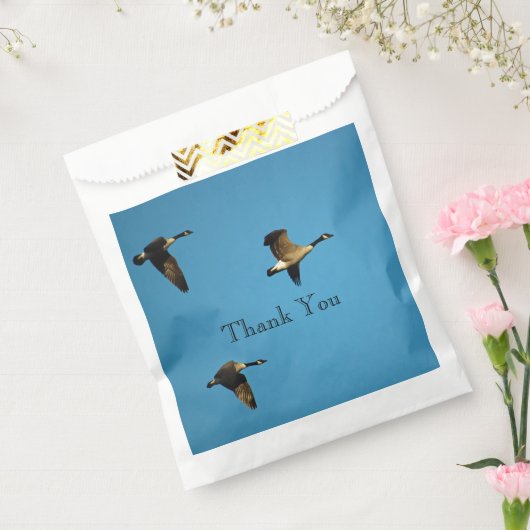 Canadian geese in flight geschenktütchen (Versiegelt)