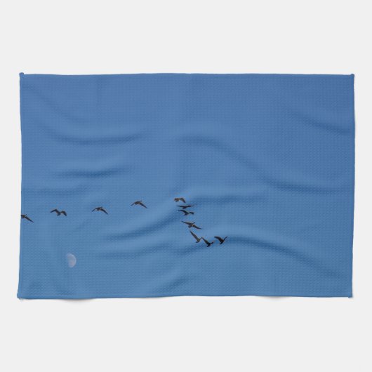 Canadian geese in flight geschirrtuch (Horizontal)