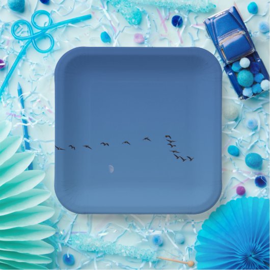 Canadian geese in flight pappteller (Party)