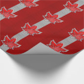 Canadian Red Maple Leaf in Carbon Fibre sieht aus Geschenkpapier (Ecke)
