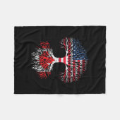 Canadian Roots American Grown Canada Flag Men Fleecedecke (Vorderseite (Horizontal))