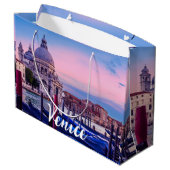 Canal Grande mit Gondeln und Kirche in Venedig Große Geschenktüte (Rückseite Schrägansicht)