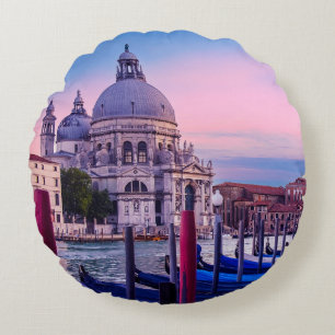 Canal Grande mit Gondeln und Kirche in Venedig Rundes Kissen