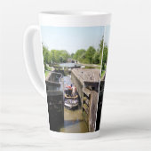 CANAL NARROWBOATS MILCHTASSE (Linke Ecke)