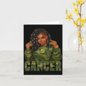 Cancer Queen Loc'd Black Woman Camouflage Zodi Karte (Gelbe Blume)