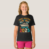 Cancun Family Vacation 2025 Sonnenbrille Retro Bea T-Shirt (Vorne ganz)
