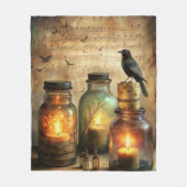 Candlelit Crow mit antiken Flaschen & Noten Fleecedecke (Vorderseite)