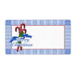 Candy Cane Merry Christmas Shipping Labels<br><div class="desc">Eine Gruppe von leckeren roten und weißen Süßwarenkonserven,  verbunden mit blauem Band und heilig auf Weihnachten-Rücksendeadressen-Aufklebern mit Korbwebenblau Hintergrund,  die eine fröhliche Weihnachtsbotschaft senden. Wir spezialisieren uns auf kundenspezifische Designs,  deshalb kontaktieren Sie uns,  wenn Sie ein einzigartiges,  maßgeschneidertes Layout mit diesem einfachen Bonbondesign wünschen.</div>