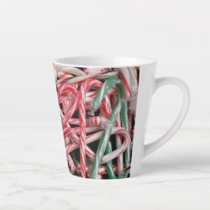 Candy Canes und Pfefferminz Weihnachtsfeiertag Milchtasse