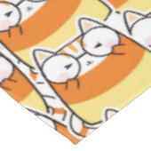 Candy Corn Cat Pattern Tischdecke (Schrägansicht)