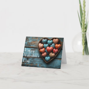 Candy Hearts auf hölzernen Boden Valentine Gruß Feiertagskarte