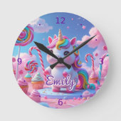 Candy Unicorn Wall Clock - bearbeitbarer Name Runde Wanduhr (Vorderseite)