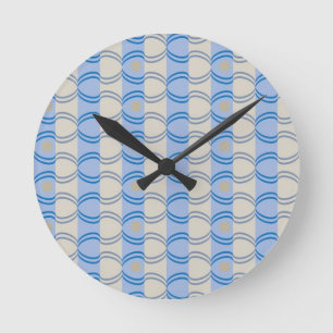 Candystripe Blau auf lagertan Runde Wanduhr